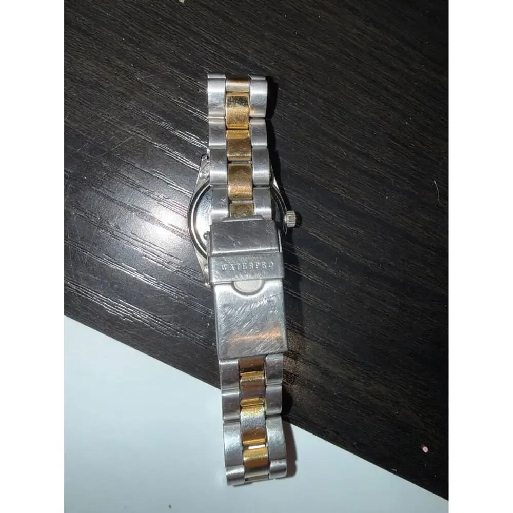 Guess needs battery